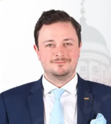 克里斯博士 Dr. Med. Dent. Christian Luncescu